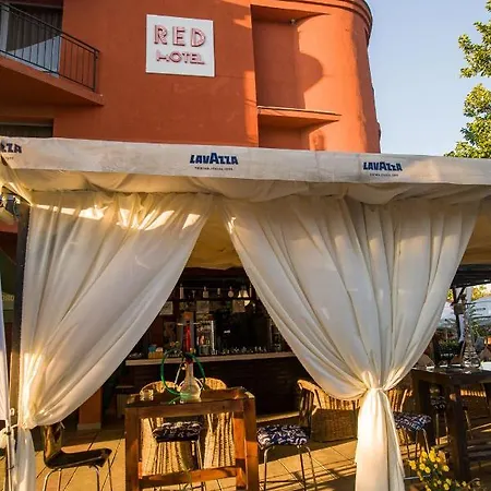 Apartahotel The Red 2*