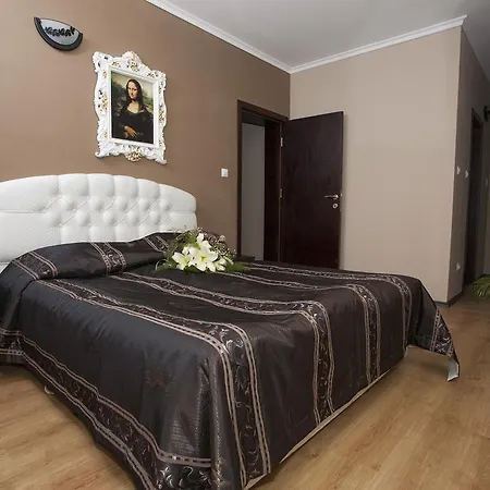 아파트호텔 The Red 2*