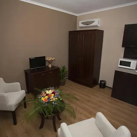 Apartahotel The Red 2*