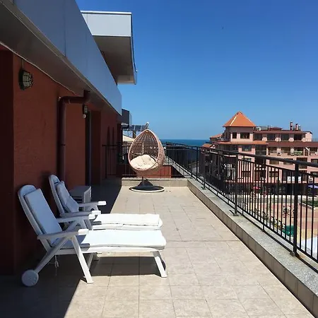 Hotel apartamentowy The Red 2*