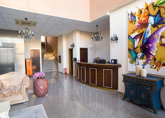 The Red Aparthotel 2*