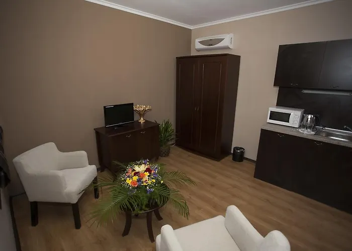 Aparthotel The Red 2*