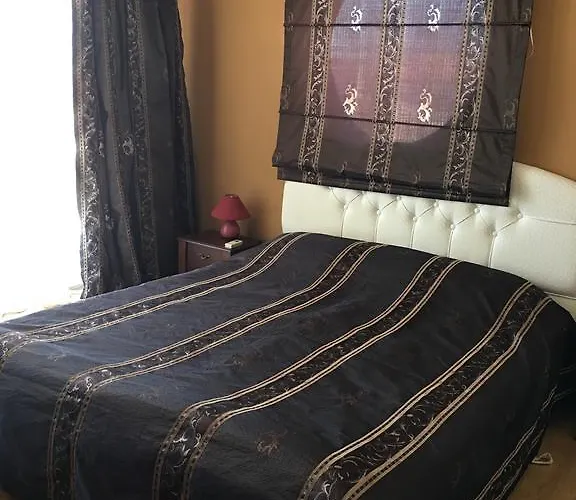 The Red Aparthotel 2*