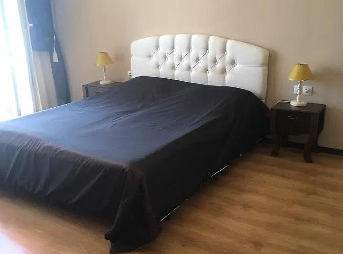 The Red Aparthotel 2*